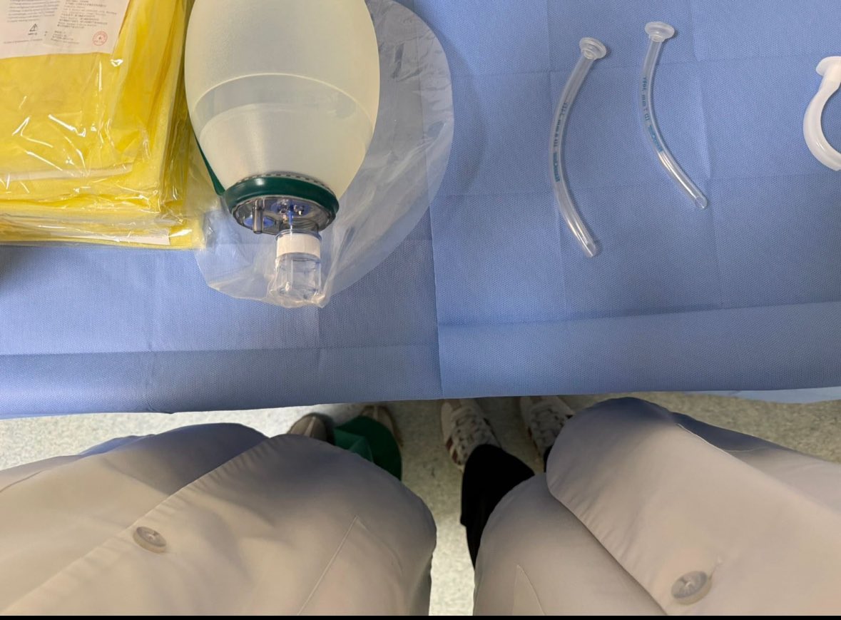 مـريم tweet media