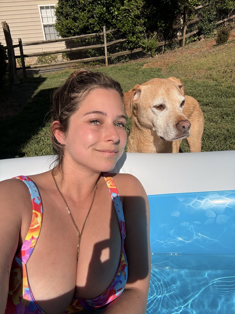 shortstuff7282's tweet photo. It’s finally feeling like summer ☀️ https://t.co/Pxdh2ZEIo3