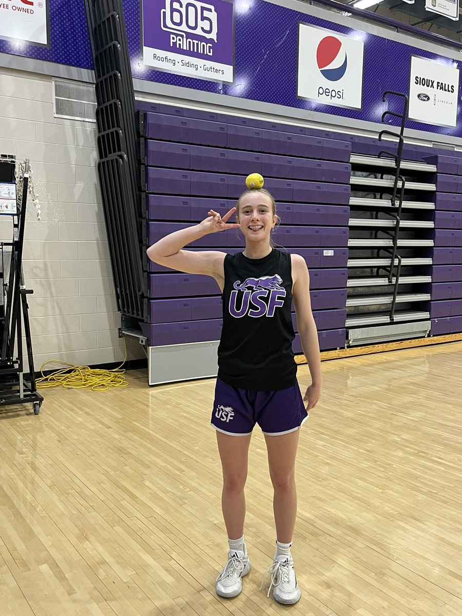 Gracietrap's tweet photo. #LemonTopChallenge #GoCoo @AlexsLemonade @NM_Financial https://t.co/JQDS0wSnSQ