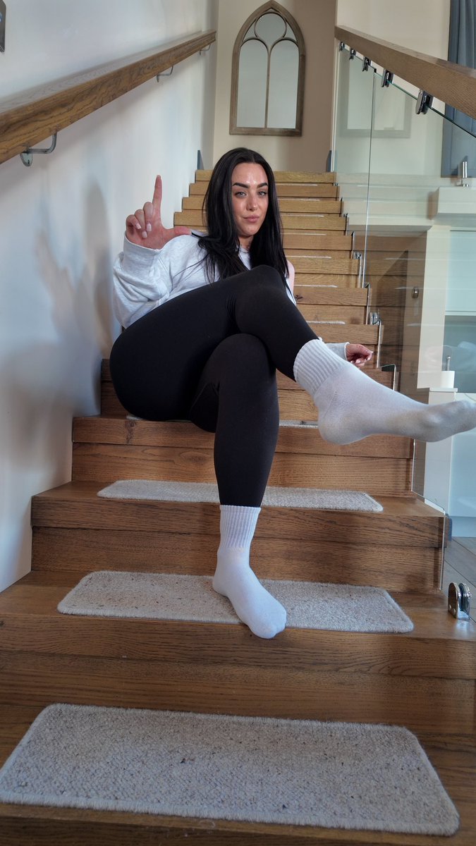 Tu ouvres ta bouche et je mets pieds dedans 😈
