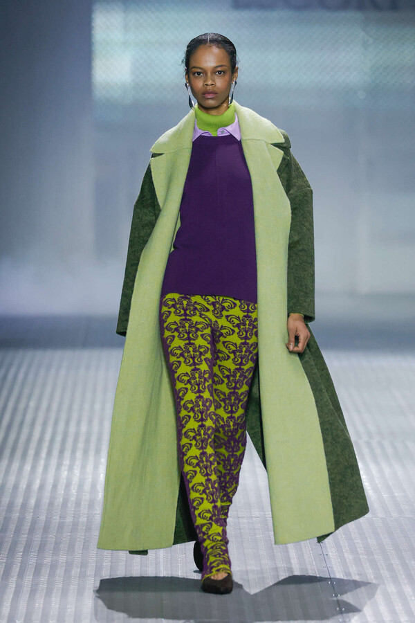 La Mode Unknown tweet media