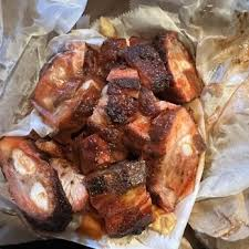 LifeIntheRegion's tweet image. My nephew is doin his thang with that food truck. These rib tips are tender AND full of flavor—no sauce needed. #PullUp #Gary