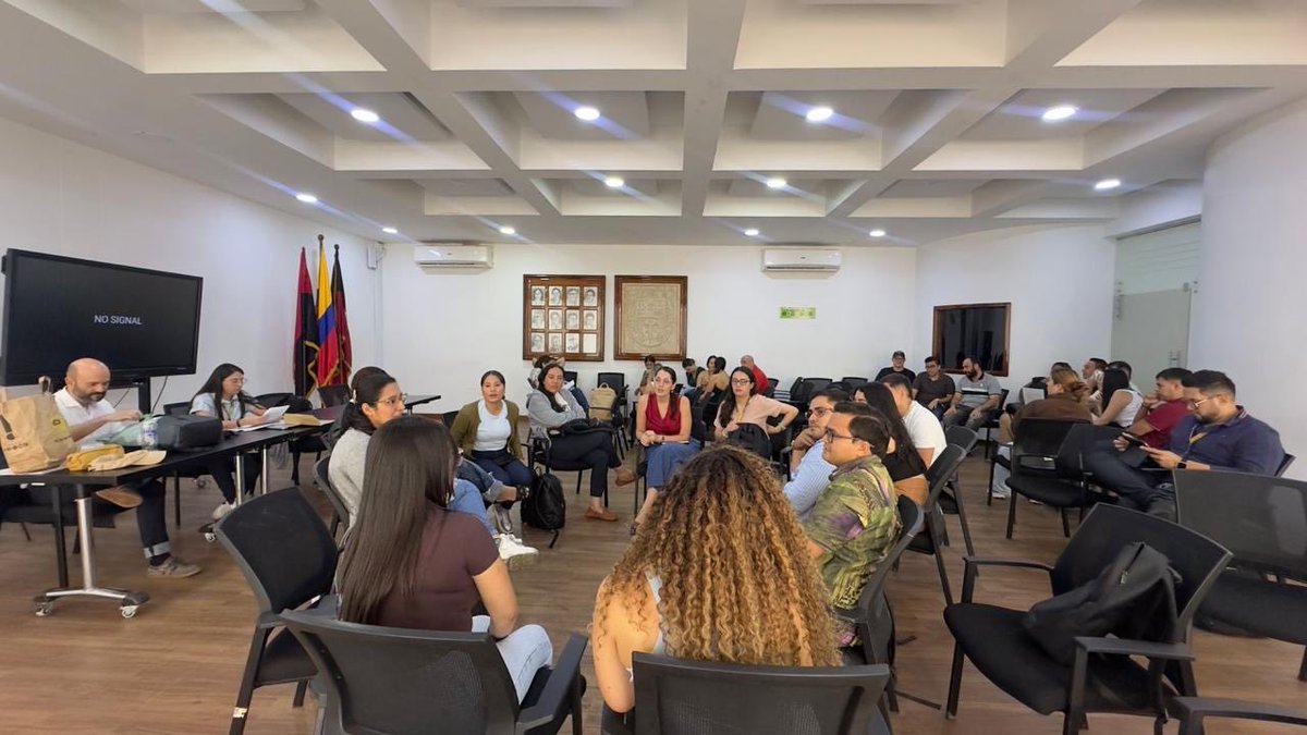 URestitucion's tweet photo. 📍en Cúcuta - Durante dos días, la Territorial Norte de Santander de la @Urt recibió la visita de la dirección jurídica de nivel central, con el objetivo socializar y  fortalecer los conocimientos y capacidades de los funcionarios y contratistas de la Unidad, mediante la apropiación de los lineamientos, orientaciones y disposiciones normativas emitidas por la Dirección Jurídica, con el fin de contribuir a su adecuada aplicación en las etapas administrativa y judicial del proceso de restitución de tierras.

Seguimos trabajando con compromiso para brindar una atención más sólida, eficiente y en favor de los derechos de las víctimas. 🤝🌱