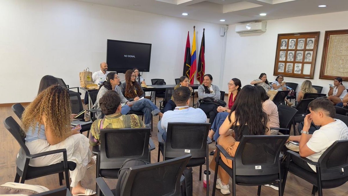 URestitucion's tweet photo. 📍en Cúcuta - Durante dos días, la Territorial Norte de Santander de la @Urt recibió la visita de la dirección jurídica de nivel central, con el objetivo socializar y  fortalecer los conocimientos y capacidades de los funcionarios y contratistas de la Unidad, mediante la apropiación de los lineamientos, orientaciones y disposiciones normativas emitidas por la Dirección Jurídica, con el fin de contribuir a su adecuada aplicación en las etapas administrativa y judicial del proceso de restitución de tierras.

Seguimos trabajando con compromiso para brindar una atención más sólida, eficiente y en favor de los derechos de las víctimas. 🤝🌱