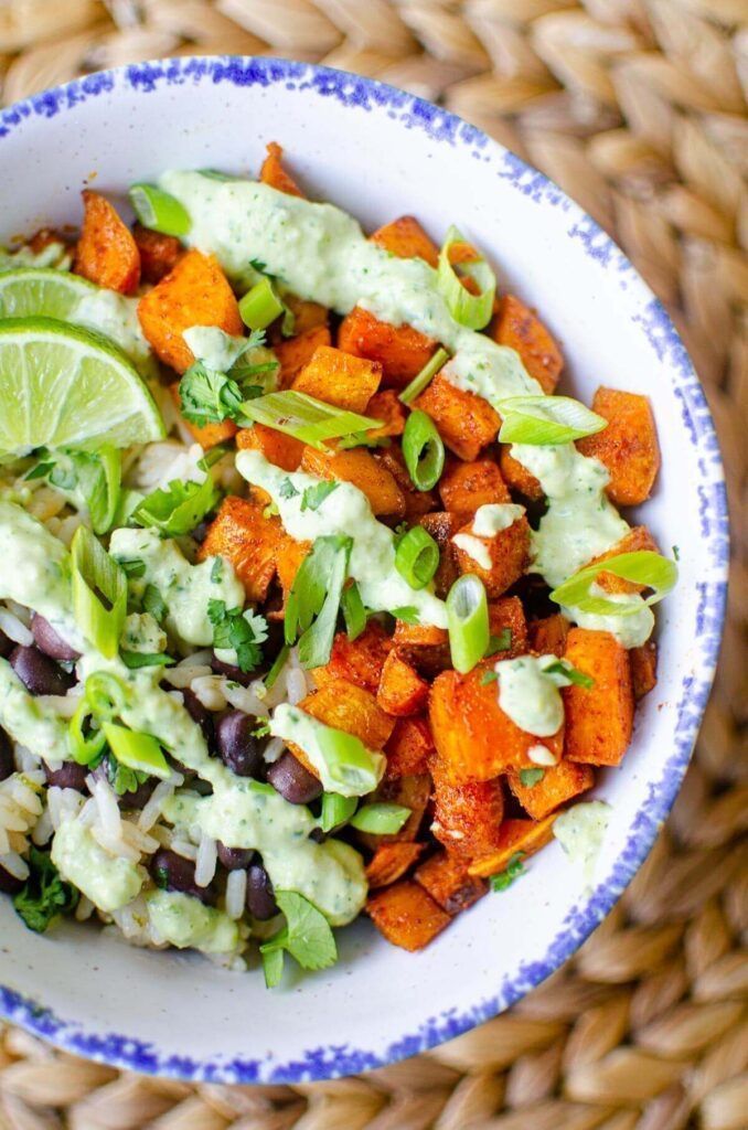 Living_Lou's tweet image. YUM - rice bowl recipe for you that uses sweet potatoes, black beans and cilantro lime rice! 

RECIPE: buff.ly/3Gwwz4b
#RecipeOfTheDay #foodie
