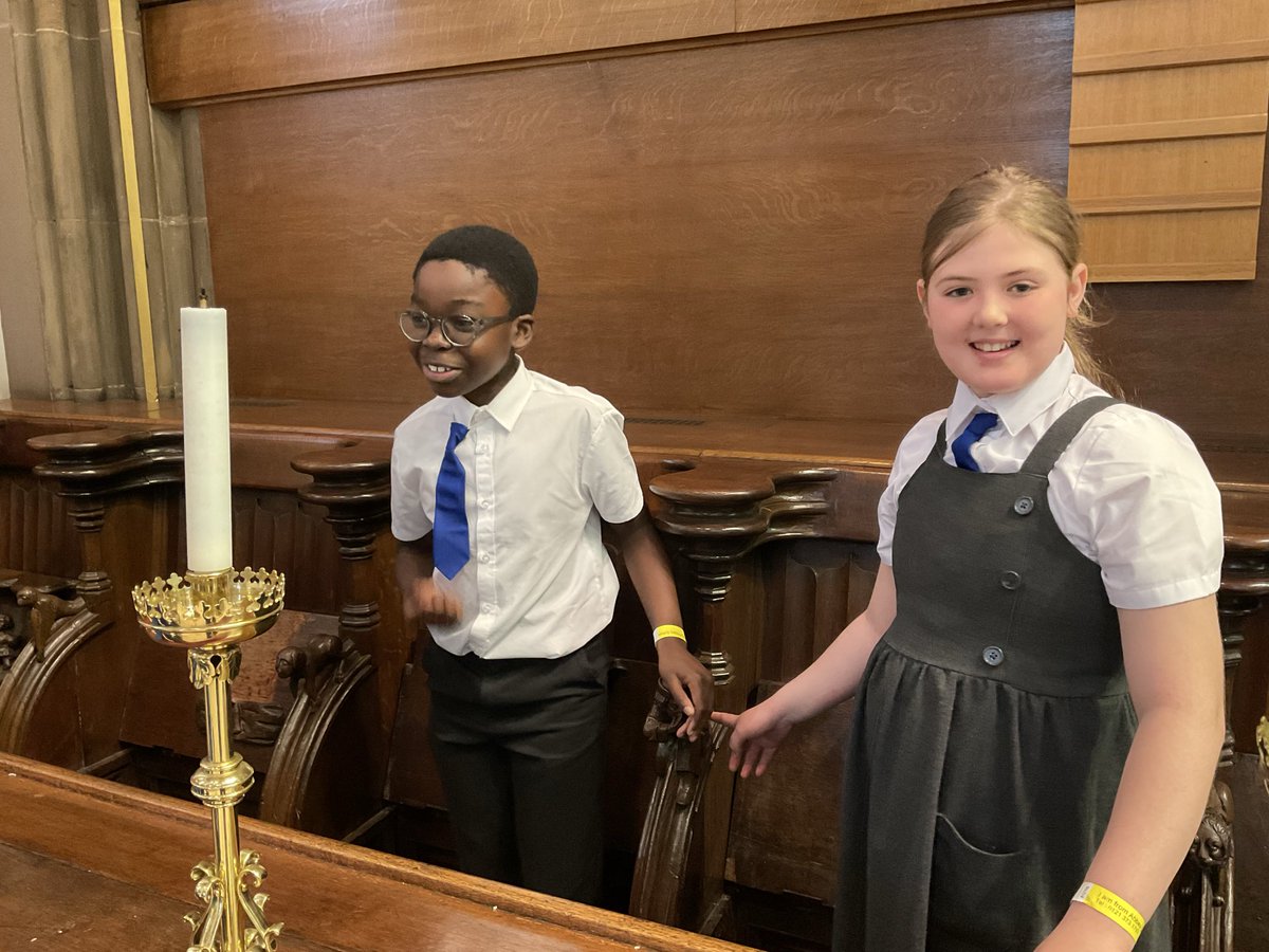 AbbeyPrimary's tweet image. Y6 loved seeing the pulpit at St Chad’s Cathedral and even had a go at projecting their voices to be heard at the back of the Cathedral.  #Y6  #RE @StChadsBirm