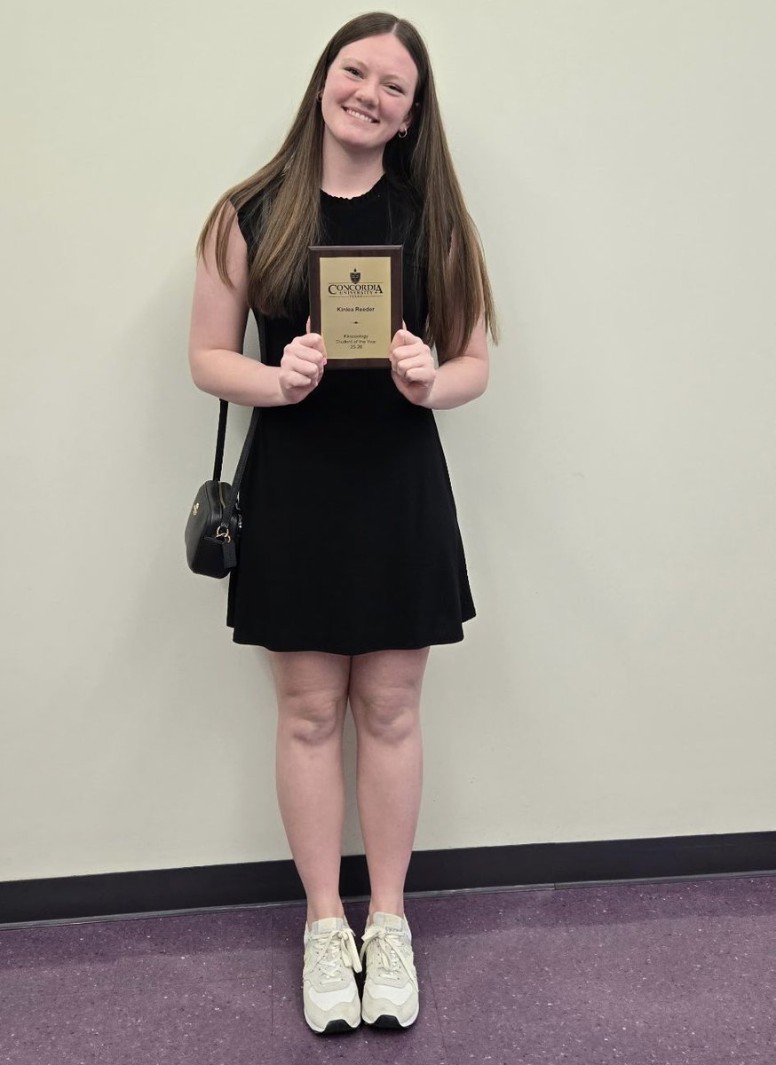 RusselReeder's tweet image. Double shout-out to my middle child Kinlea on this #taxday, AKA her #birthday…fresh off earning #kinesiology student of the year!  Headed to UTMB next fall for PT School. Just thought 212 of my closest followers would like to know…😂.