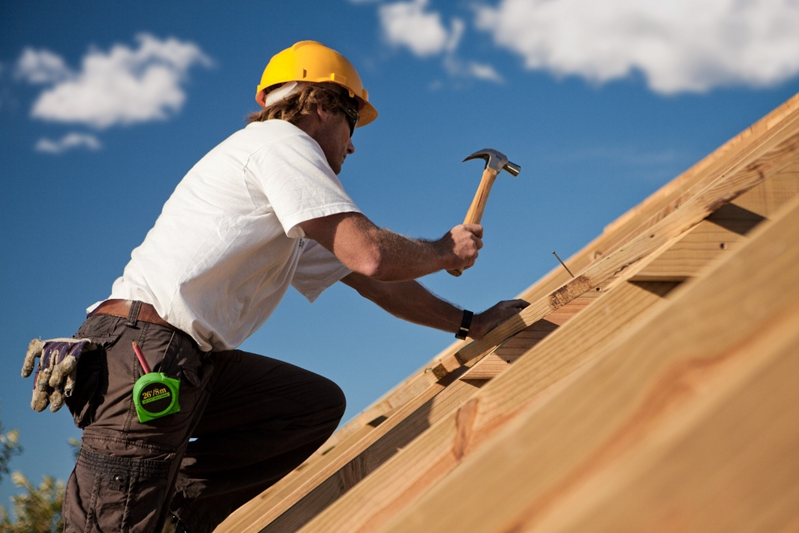 iiiorg's tweet image. .@markgongloff highlights how roof risk sits at the center of the U.S. #insurance challenge. The piece also draws on @iiiorg data, underscoring how roof performance and broader secondary perils are shaping today’s loss trends and affordability pressures. 
bloom.bg/4s2MxHI