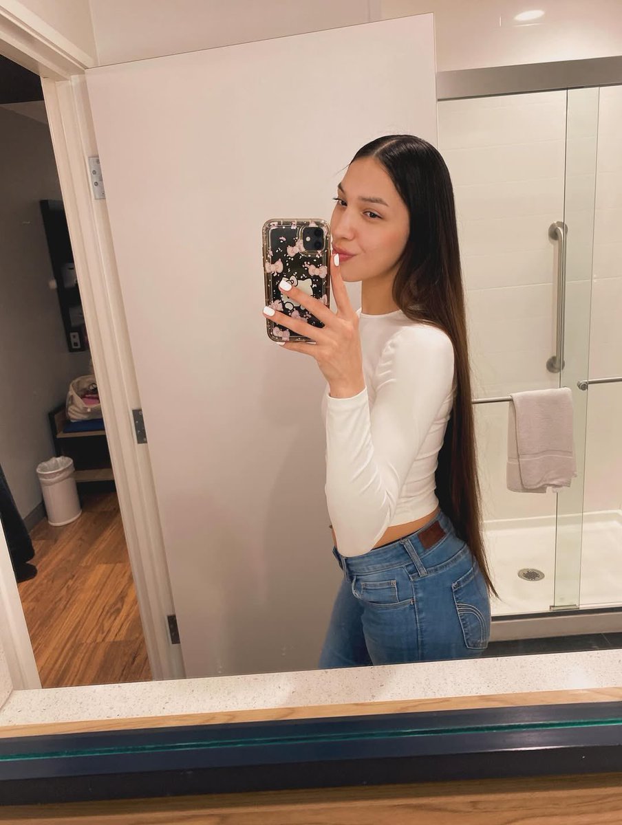 nina tweet media
