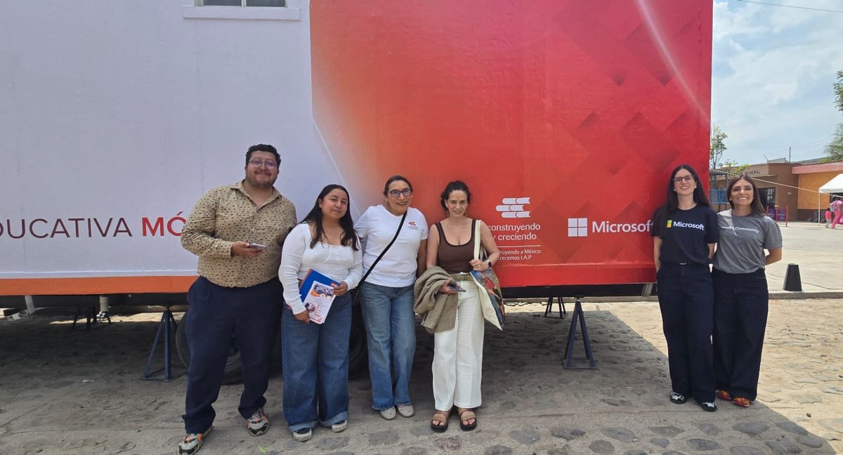 ConstruyendoyC's tweet image. Entrega de la remodelación de la Plaza de Galeras 🙌

Destacamos el aula educativa 📚, un espacio que impulsa oportunidades de aprendizaje para la comunidad, gracias al trabajo conjunto con @Microsoft y Fundación Construyendo y Creciendo.

#Educación #ImpactoSocial #Microsoft
