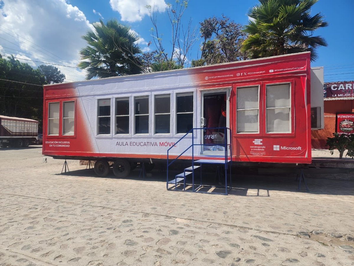 ConstruyendoyC's tweet image. Entrega de la remodelación de la Plaza de Galeras 🙌

Destacamos el aula educativa 📚, un espacio que impulsa oportunidades de aprendizaje para la comunidad, gracias al trabajo conjunto con @Microsoft y Fundación Construyendo y Creciendo.

#Educación #ImpactoSocial #Microsoft