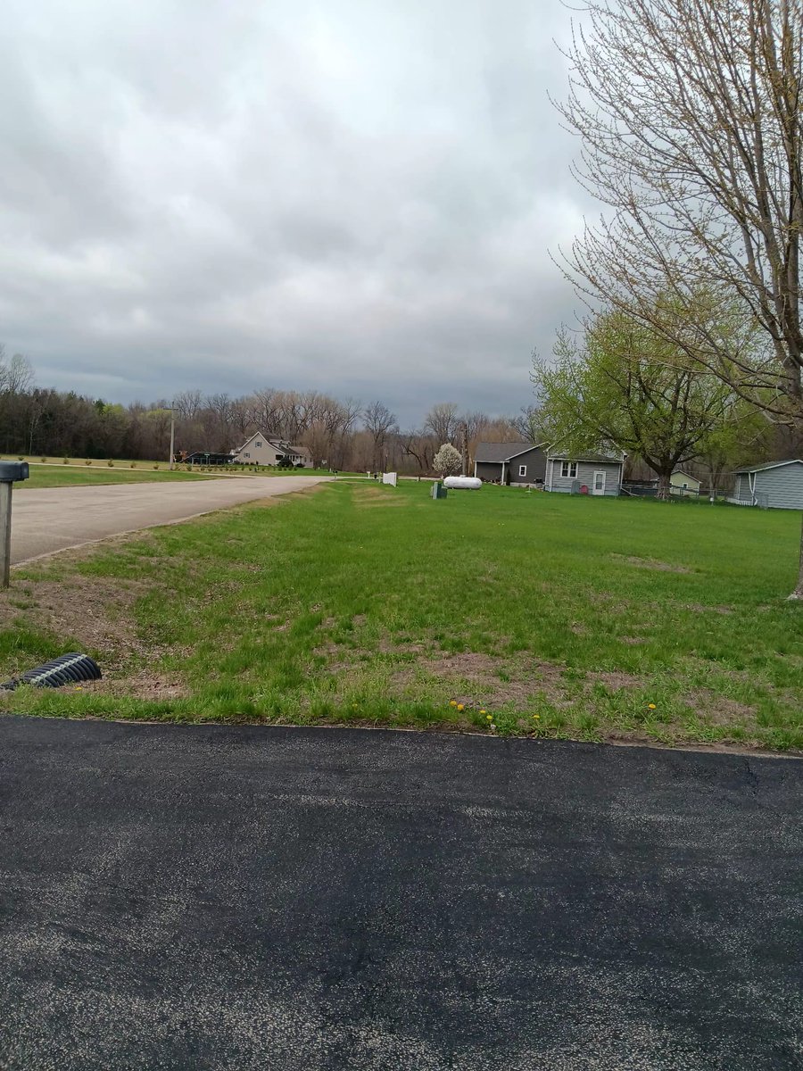 s_lawn95848's tweet image. 🌱🌳 Keep your outdoor space in top shape!
 Memo's Lawn Care And Clean Up Services offers quality lawn care and clean up you can depend on.
Call today and see the difference! 💪✨

📞 563-639-8055

#LawnMaintenance #OutdoorServices #YardWork #PropertyMaintenance #CleanYard