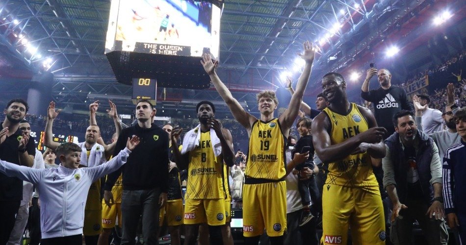 eurohoopsGR's tweet image. 🇪🇸🇹🇷 𝝜 𝝩𝝚𝝢𝝚𝝦𝝞𝝫𝝜 𝝙𝝞𝝚𝝠𝝪𝝨𝝚 𝝩𝝜 𝝘𝝖𝝠𝝖𝝩𝝖 𝝟𝝞 𝝖𝝟𝝤𝝠𝝤𝝪𝝝𝝜𝝨𝝚 𝝩𝝜𝝢 𝝖𝝚𝝟 𝝨𝝩𝝤 𝗙𝗜𝗡𝗔𝗟 𝗙𝗢𝗨𝗥

🟡⚫️ @aekbcgr &amp;amp; #Tenerife έκλεισαν το καρέ του #FinalFour στη #Badalona 🏆  
🆚 Τα ζευγάρια των ημιτελικών του @BasketballCL 🏀

🔗shorturl.at/DEmNx