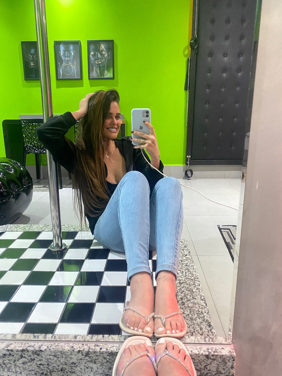 🍷🏋️‍♂️📚🙏🌪️🧘‍♀️✨ tweet media