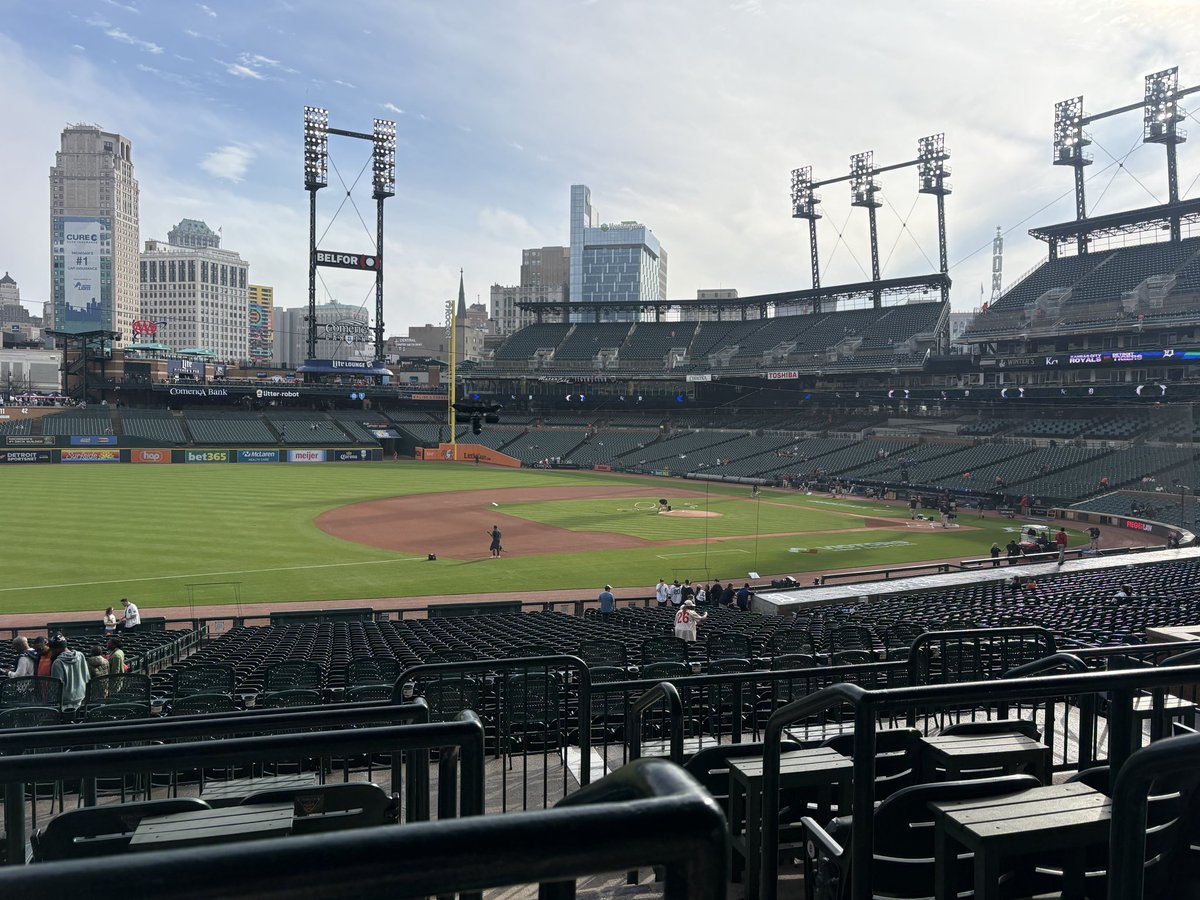 DelorgeTom's tweet photo. The tarp is off the field!!! Let’s Go Tigers!!! #DNMW @Tigers https://t.co/DpphP5Lx7q