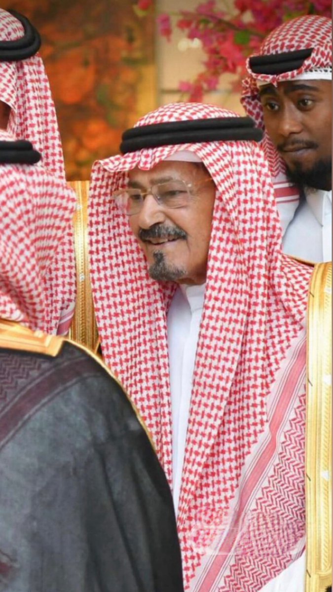 نعلم ان الفقد صعب وان الوجع كبير لكننا راضون بقضاء الله وقدره ومؤمنون أن ماعند الله خير وابقى 
رحم الله عمي وغفر له وجعل ما اصابه رفعةً له في الدرجات ونوراً في قبره وجعله في جنات النعيم 
 #سلطان_بن_صالح_بن_ملافخ