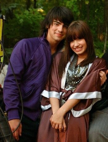 Stephanie tweet media