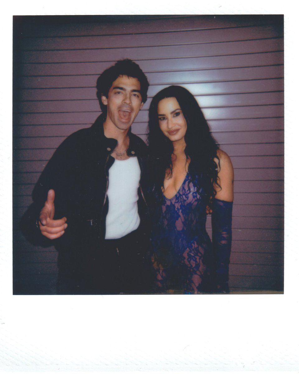 Stephanie tweet media