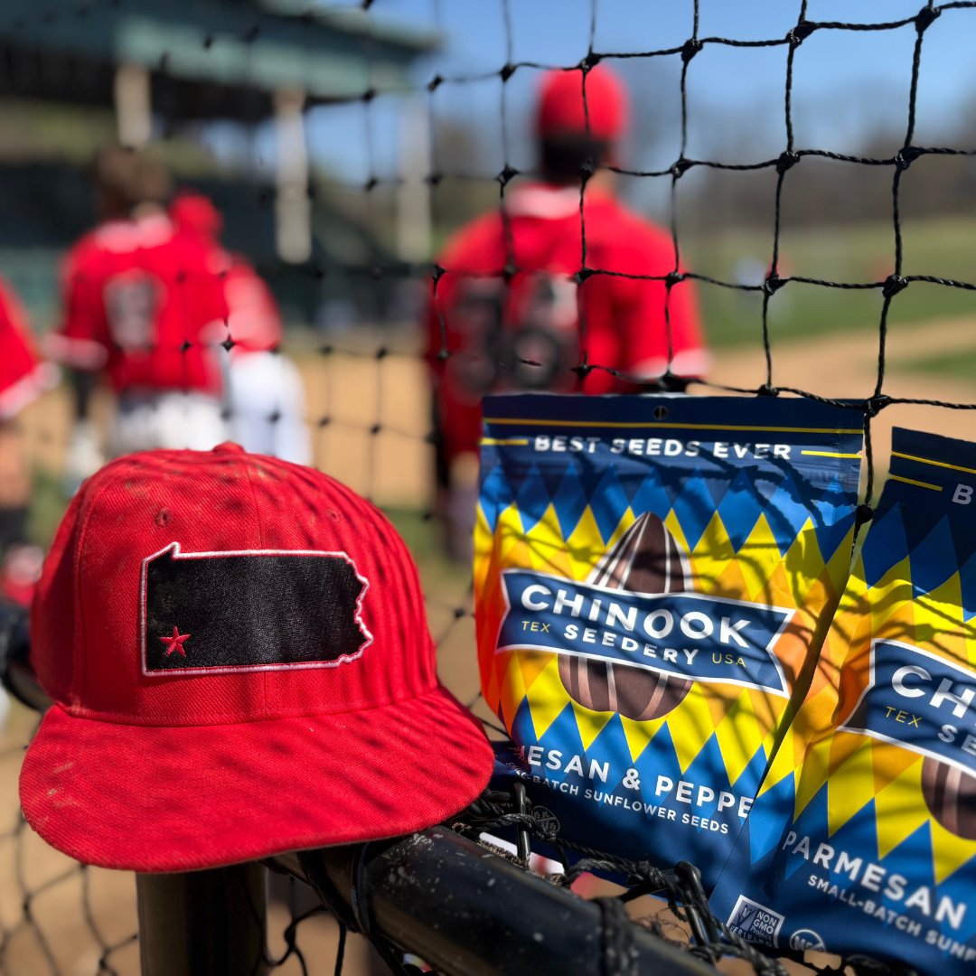 CCACStudentLife's tweet photo. ⚾️ Wildcat Whiteout Baseball Recap

Great turnout last Thursday and just a really fun night all around 🙌

Shoutout to Steel City Hot Dogs for the great food 🌭 and congrats to our giveaway winners for the CCAC backpack and Pittsburgh Pirates tickets 🎉

#WildcatWhiteout #CCAC https://t.co/JdNn2W4Kl8