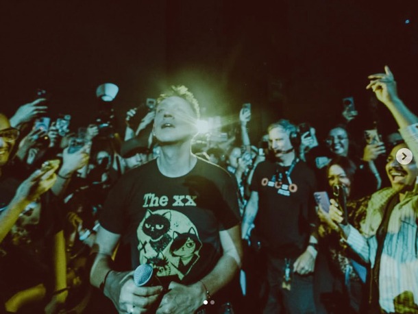 The xx venderá la playera pirata que usaron en su concierto en CDMX, le darán el 50% de las ganancias al creador