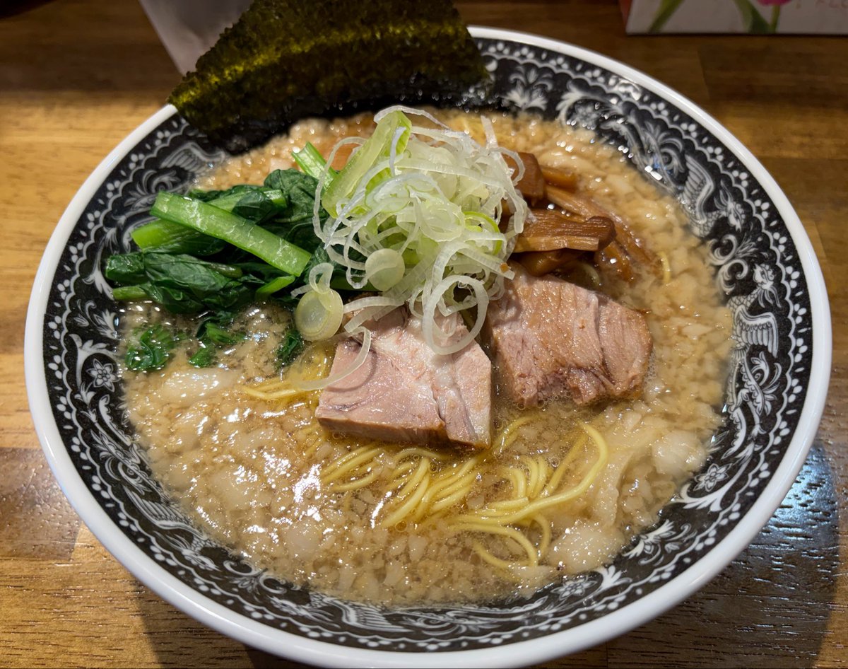 おはようございます！

キャンプ場予約しました！キャンプといってもログハウス。初心者としては大きな一歩。焚火したいな星も見えるかな。

今週末もお墓巡り。どこに見学行っても驚くのは生前からお墓を用意している人が多いこと。びっくり🫢

今日も優しく、楽しく😊