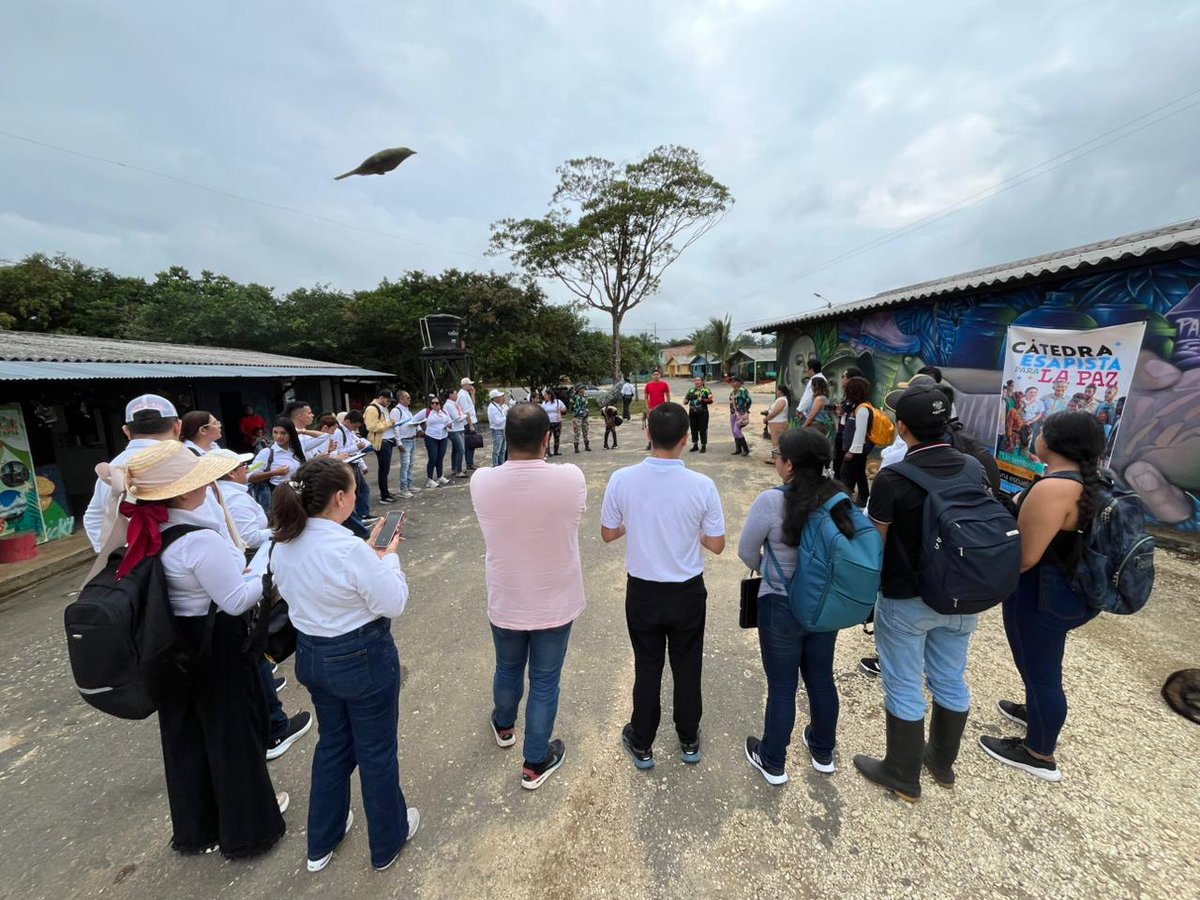 CNRCOMUNES's tweet image. En el marco de la #CátedraEsapistaParaLaPaz de la @ESAPOficial, se desarrolló una contextualización del Programa de Reincorporación Integral #PRI en La Montañita #Caquetá, entendido como una hoja de ruta fundamental para orientar la construcción de recomendaciones en materia de