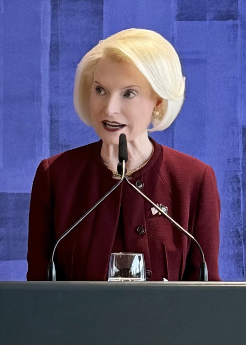 Callista Gingrich tweet media