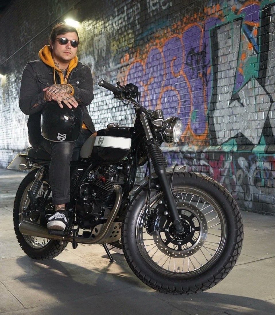 Boyfriend Frank Daily tweet media