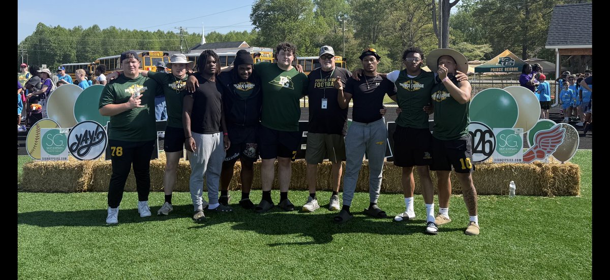 PGRoyalsFB's tweet photo. Guys working the little feet meet today. #PGfamily https://t.co/Ie2iOrWWNV