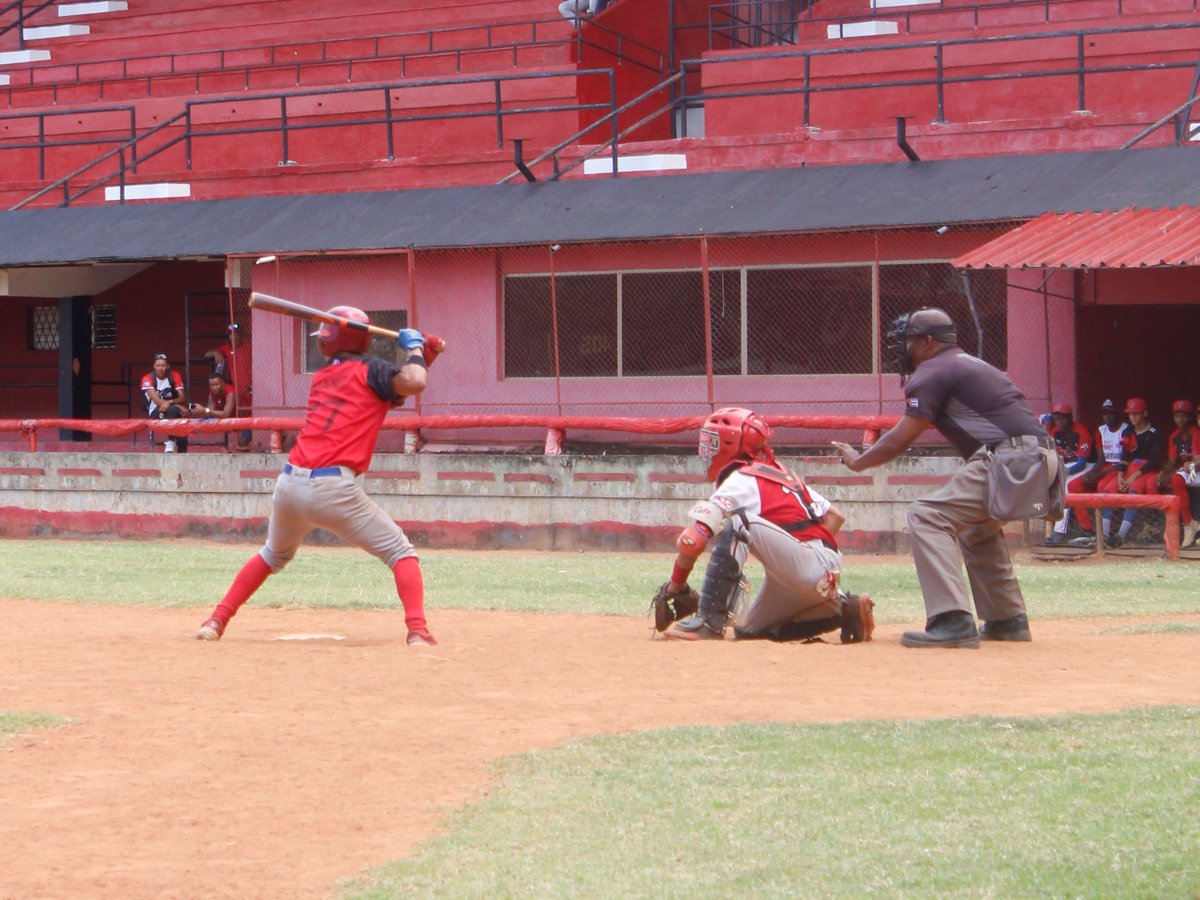 🇨🇺⚾️| Este miércoles concluyeron las semifinales de la I Copa de Béisbol "Fermín Laffita Pelipiche", con barridas por parte de las Avispas de Santiago y el equipo Sub-23 ante los Orientales y el Juvenil, respectivamente.

•
•

#SantiagoDeCuba <a href="/LaCmkc/">Amigos de la Cmkc</a>