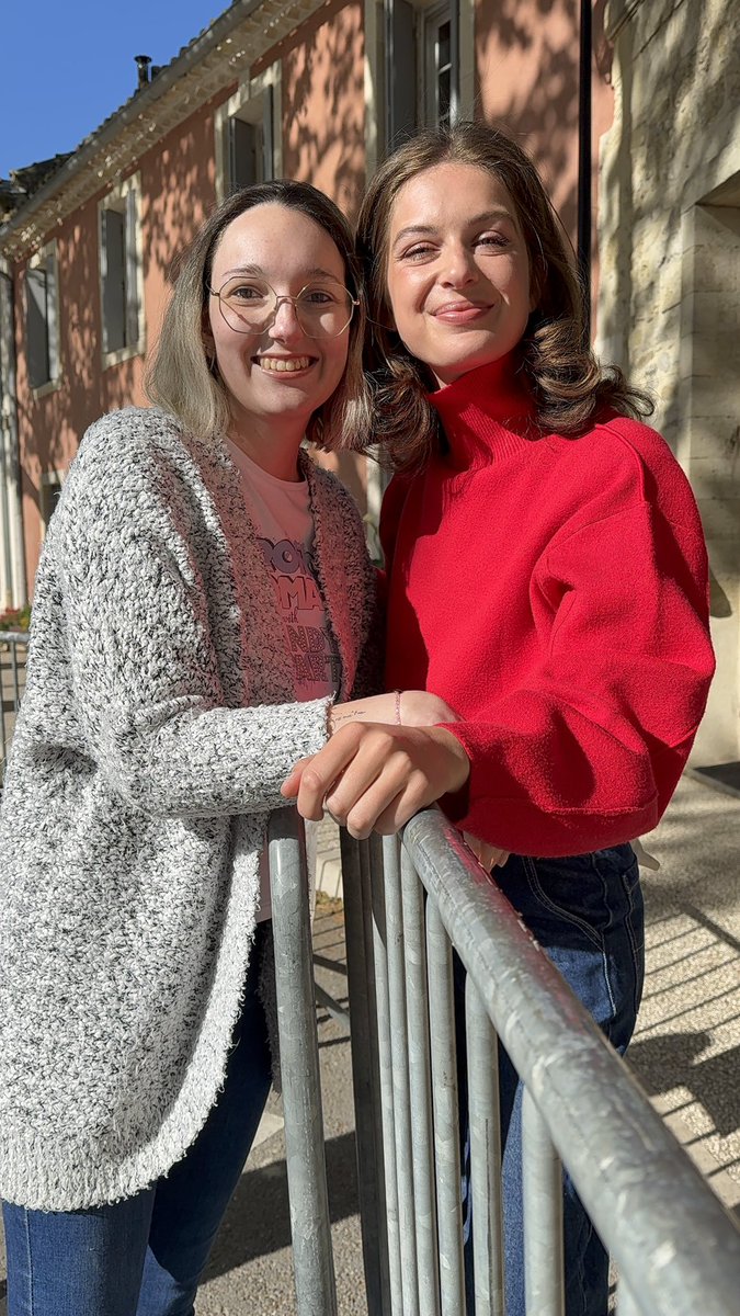 oceane_cmms's tweet photo. J’AI REVU MON BB JE SUIS LA PLUS HEUREUSE 💛☀️💛☀️ #itc #carla https://t.co/ZVRxRfRbso