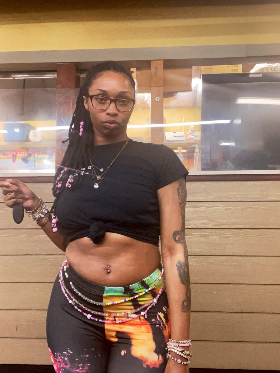 𝒮𝓅𝒾𝒸𝓎 𝒮𝑒𝒹𝓊𝒸𝓉𝓇𝑒𝓈𝓈 tweet media