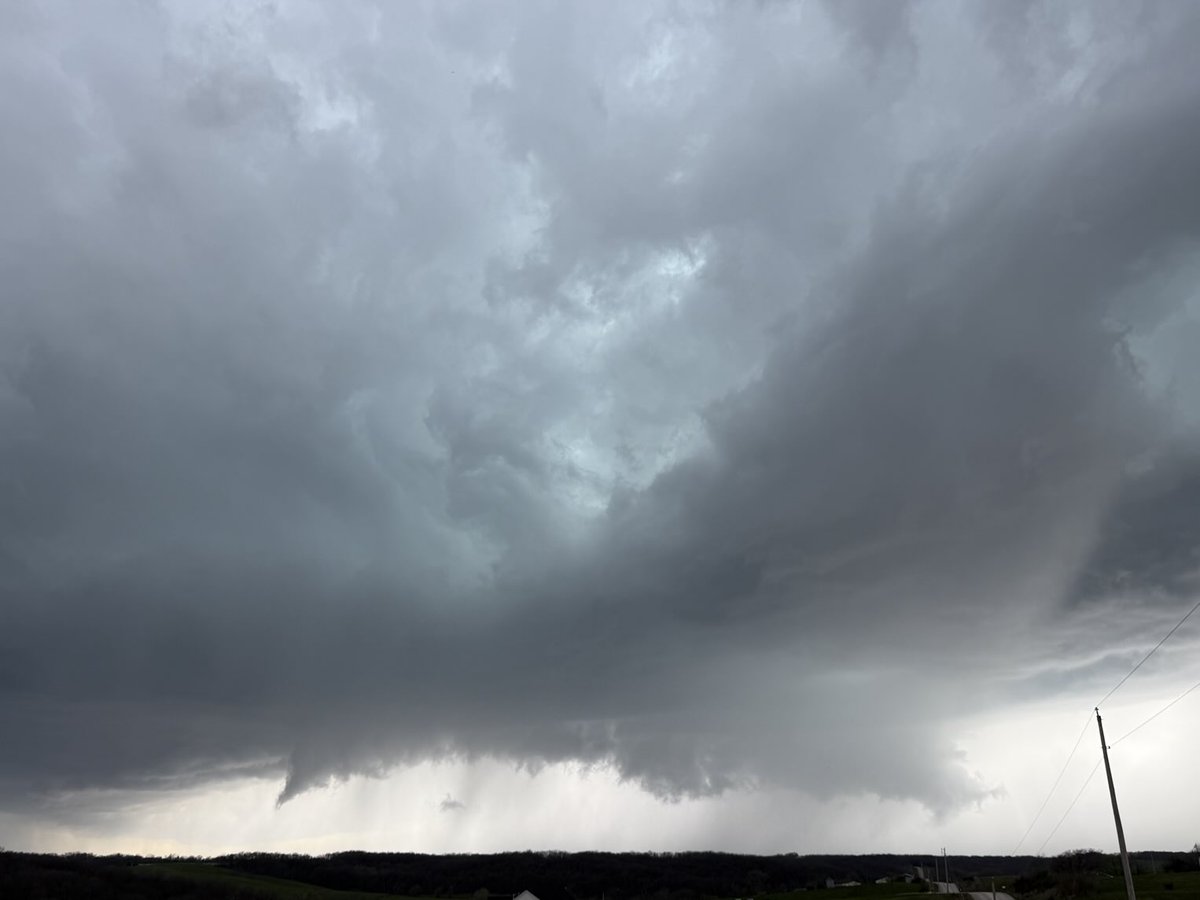 Tornado warning near Lucas, IA #iawx