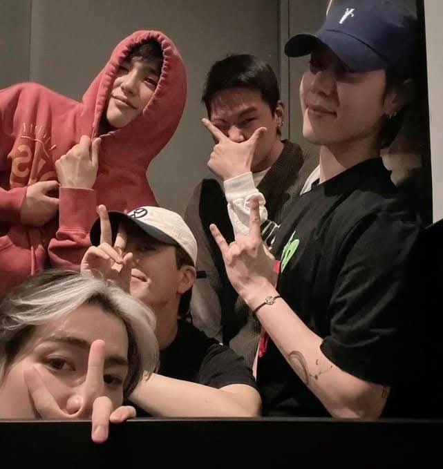 🟠 blackitten 🐈‍⬛ ; tweet media