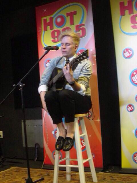 w0rstp0ppunkfan3vr tweet media