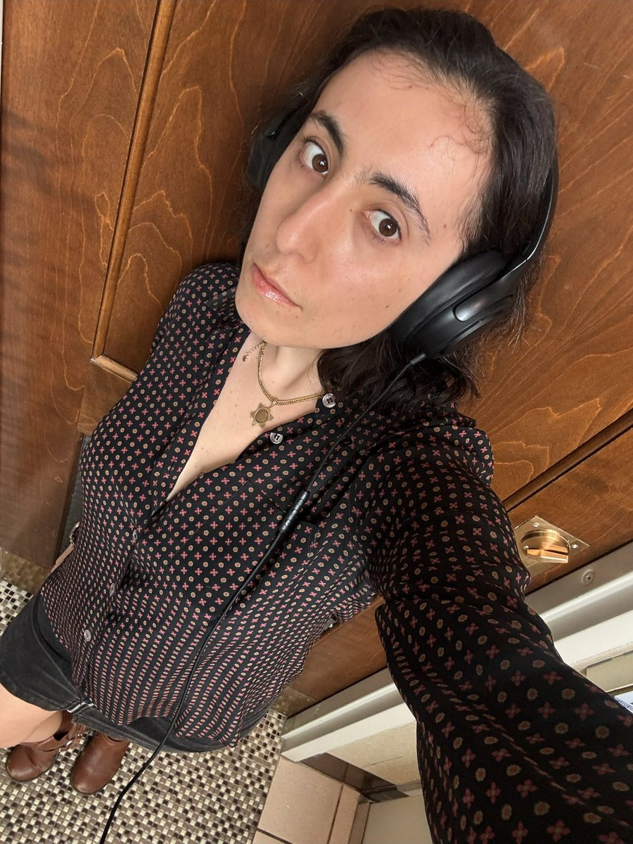 wangzapper's tweet photo. I cannot stress enough how much I love the new haircut (and this shirt I thrifted last week) https://t.co/OeBr1Nyojq