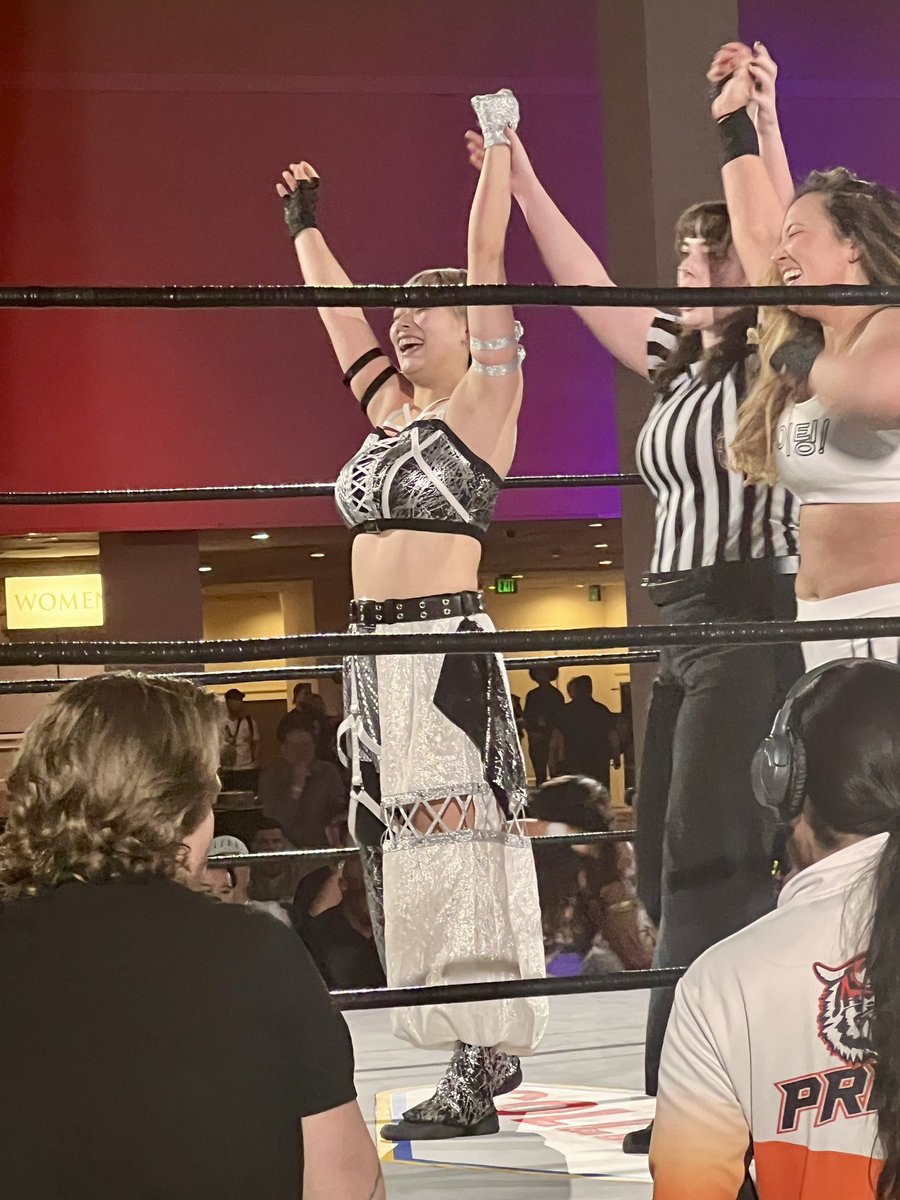 𝙸𝚝'𝚜 𝚖𝚎 🄲🄷🄰🅂🄴 チェース tweet media