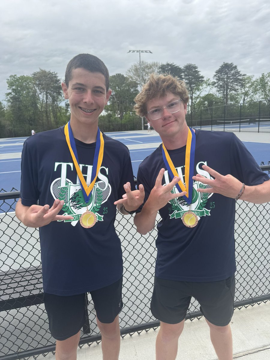 THSWolvesTennis's tweet photo. @thsactivities 
1 Doubles takes 3rd 
2 Doubles takes 2nd 
4 Doubles takes 2nd

Great bounce back today, Wolves! https://t.co/Ss6jeMmpMr