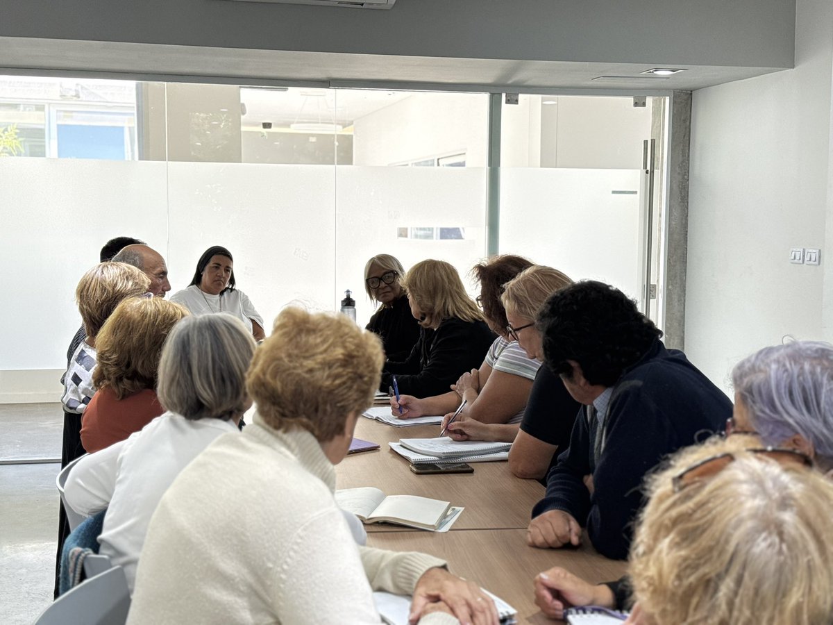esp_Colabora's tweet photo. Esta semana se realizó en el Espacio Colabora la primera reunión del Consejo Asesor de Personas Mayores en conjunto con la Intendencia de Montevideo con el objetivo de continuar planificando actividades. https://t.co/9JXs4oNei5