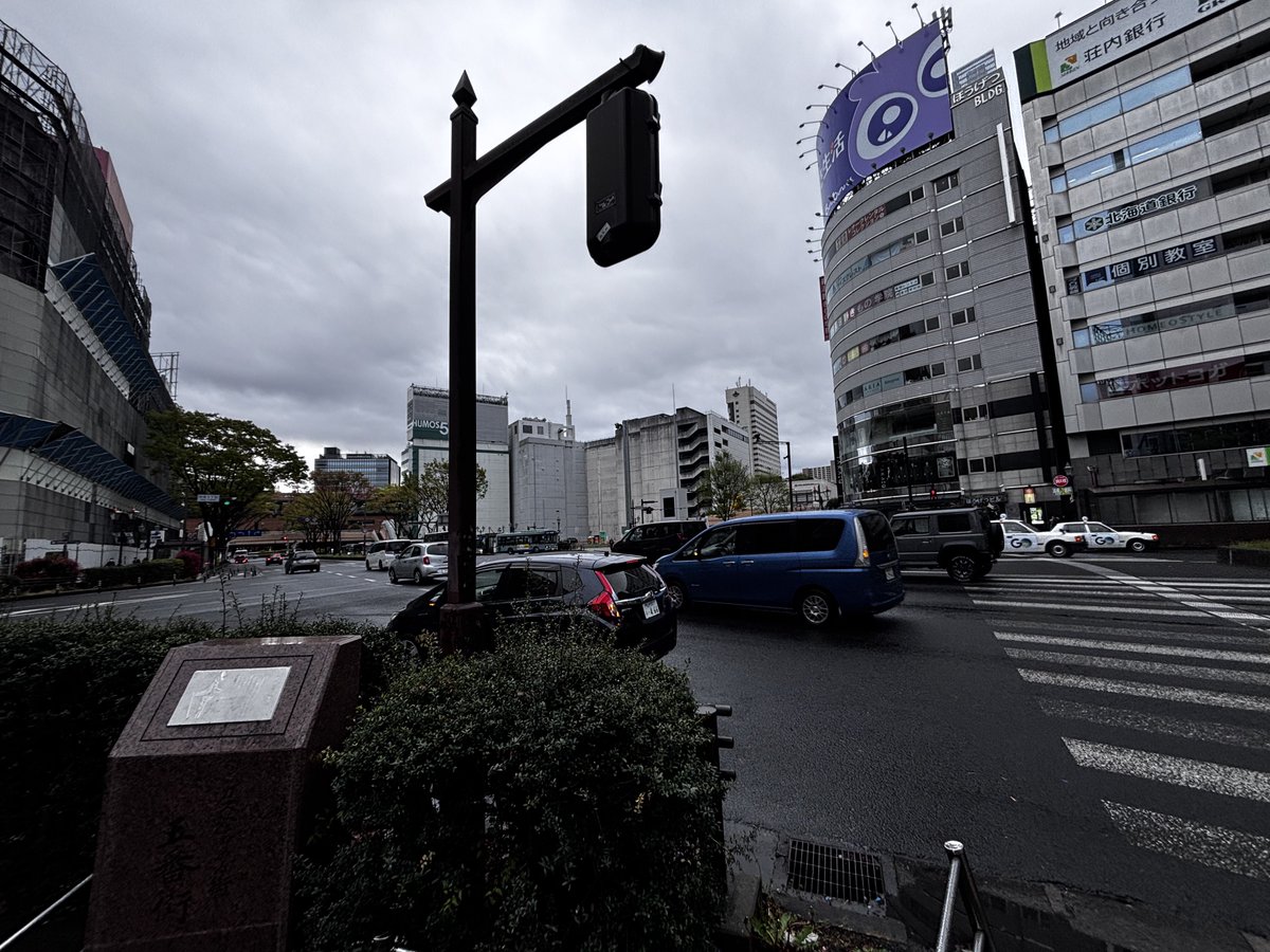 シカバイ tweet media