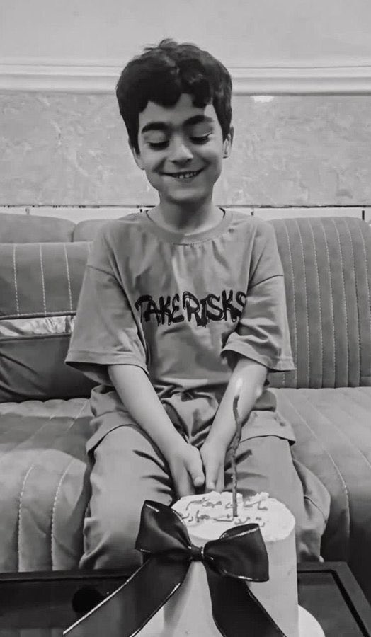 نازکـ‌ خیال tweet media