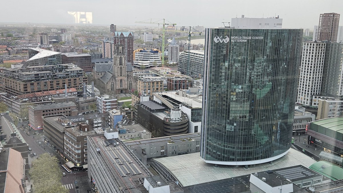 Hansvanputten01's tweet image. Leuke rondleiding gehad door het nieuwe kantoorgebouw aan de Coolsingel met prachtige uitzichten rondom.