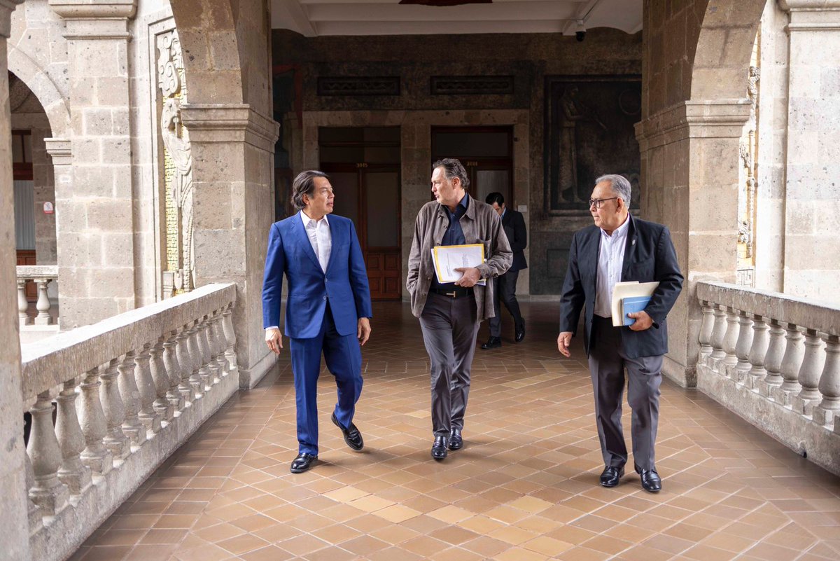 AlertaQro's tweet image. 🏫 Se reúne gobernador con titular de la SEP para revisar proyectos en Querétaro 📚

🧾🤝 El gobernador Mauricio Kuri y el titular de la Secretaría de Educación Pública, Mario Delgado. 📄

Conoce más 🧑‍🏫 wp.me/p8iMZT-13Ix

#Querétaro #Educación #SEP #Gobierno #Proyectos