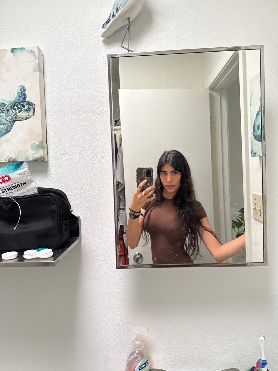alexis tweet media