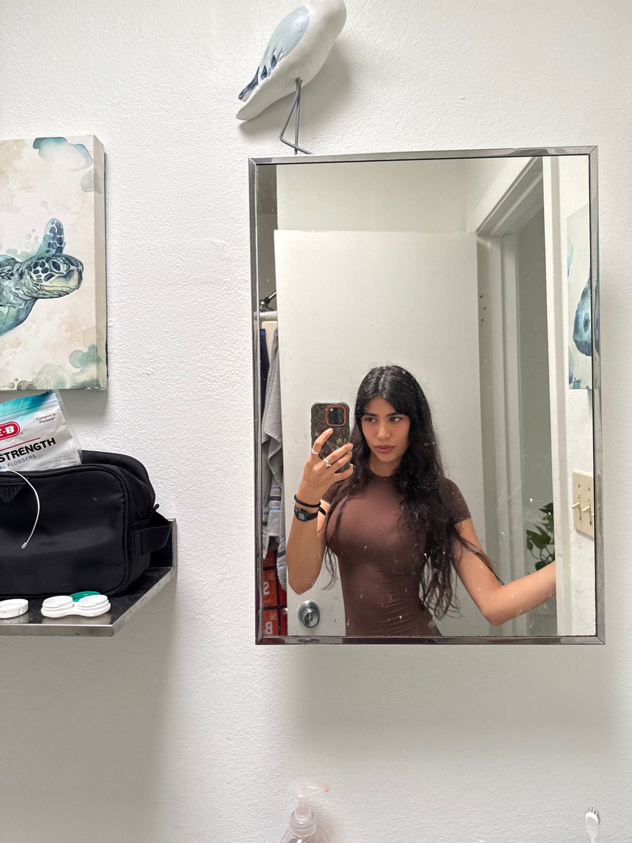 alexis tweet media