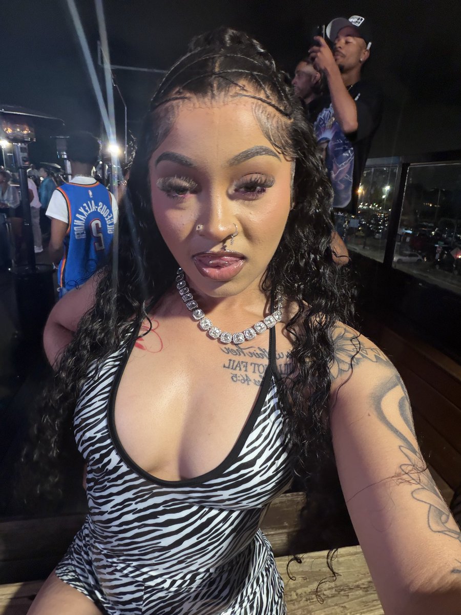 bri tweet media
