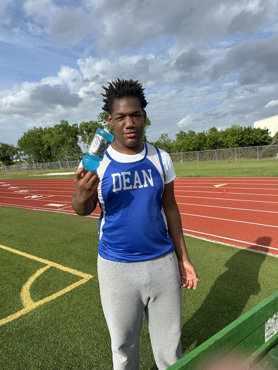 MSUColts's tweet photo. Getting a well deserved ICE COLD Gatorade after dominating the Shot Put @RamNationCRHS #FutureRams #BridgeToRidge https://t.co/8FLuYXIjDw