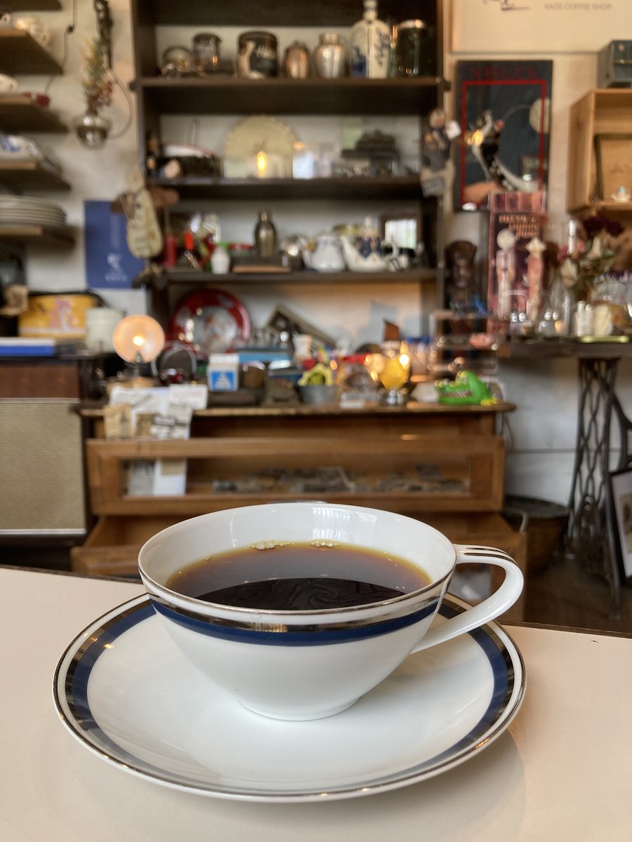 kaze_coffeeshop's tweet image. おはようございます。
風珈琲店、オープンしました。
比叡山山頂付近は晴れ。
今朝の一杯は、
#noritake カップ＆ソーサー
今日もよろしくお願いします。