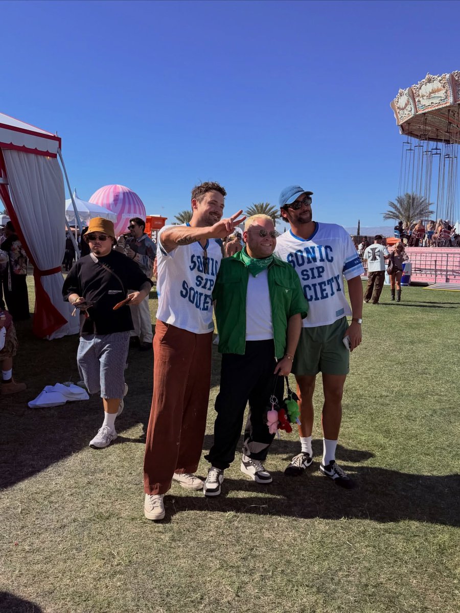 Dylan Efron Fan tweet media