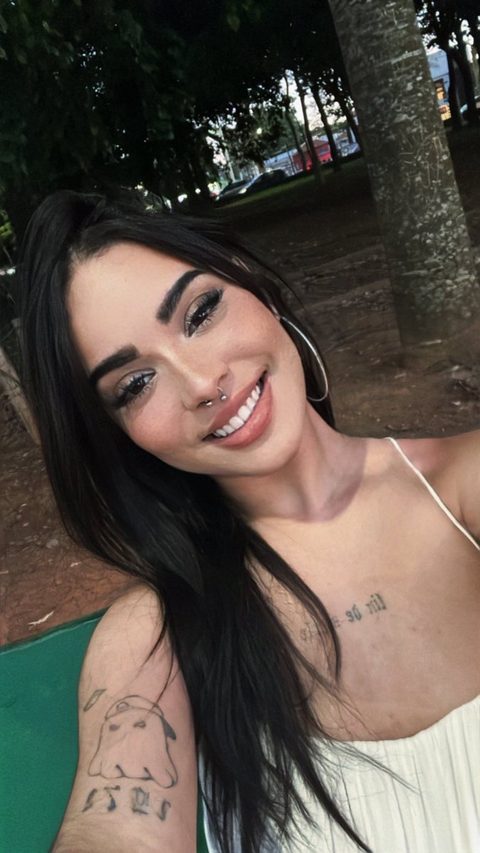 secretária do diabo tweet media